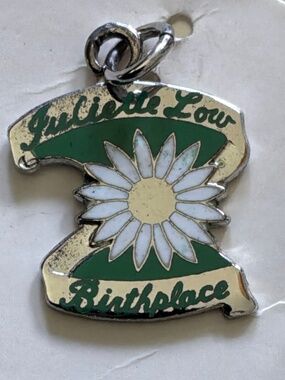 Vintage Girl Scout Juliette Low Birthplace Enamel Daisy Pin - Savannah .925